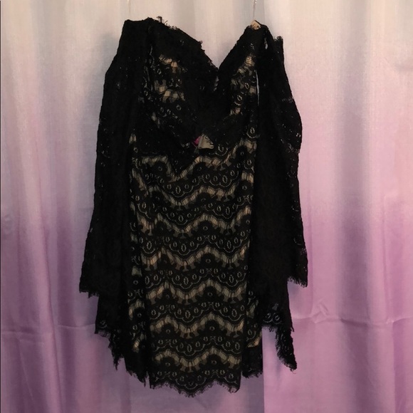 Black Off the Shoulder Lace Dress - Picture 2 of 8